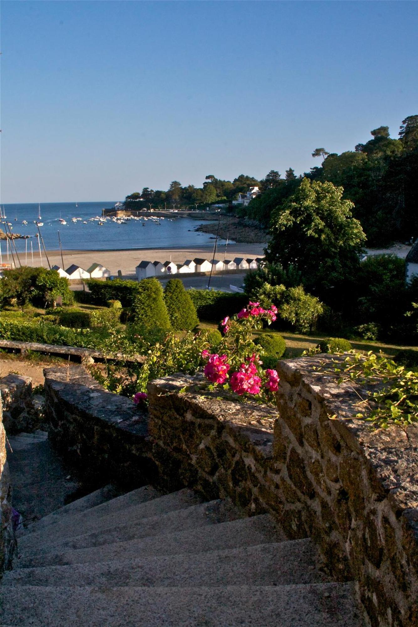 Manoir Dalmore เนเวซ์ ภายนอก รูปภาพ