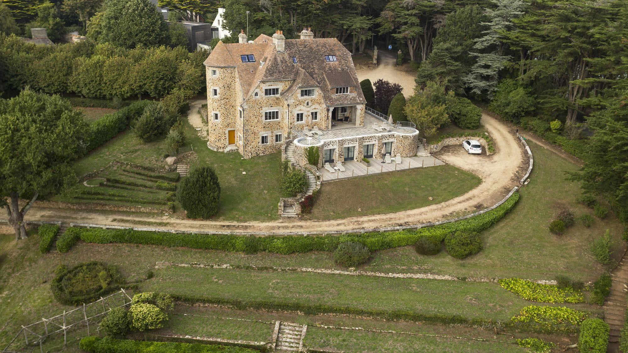 Manoir Dalmore เนเวซ์ ภายนอก รูปภาพ