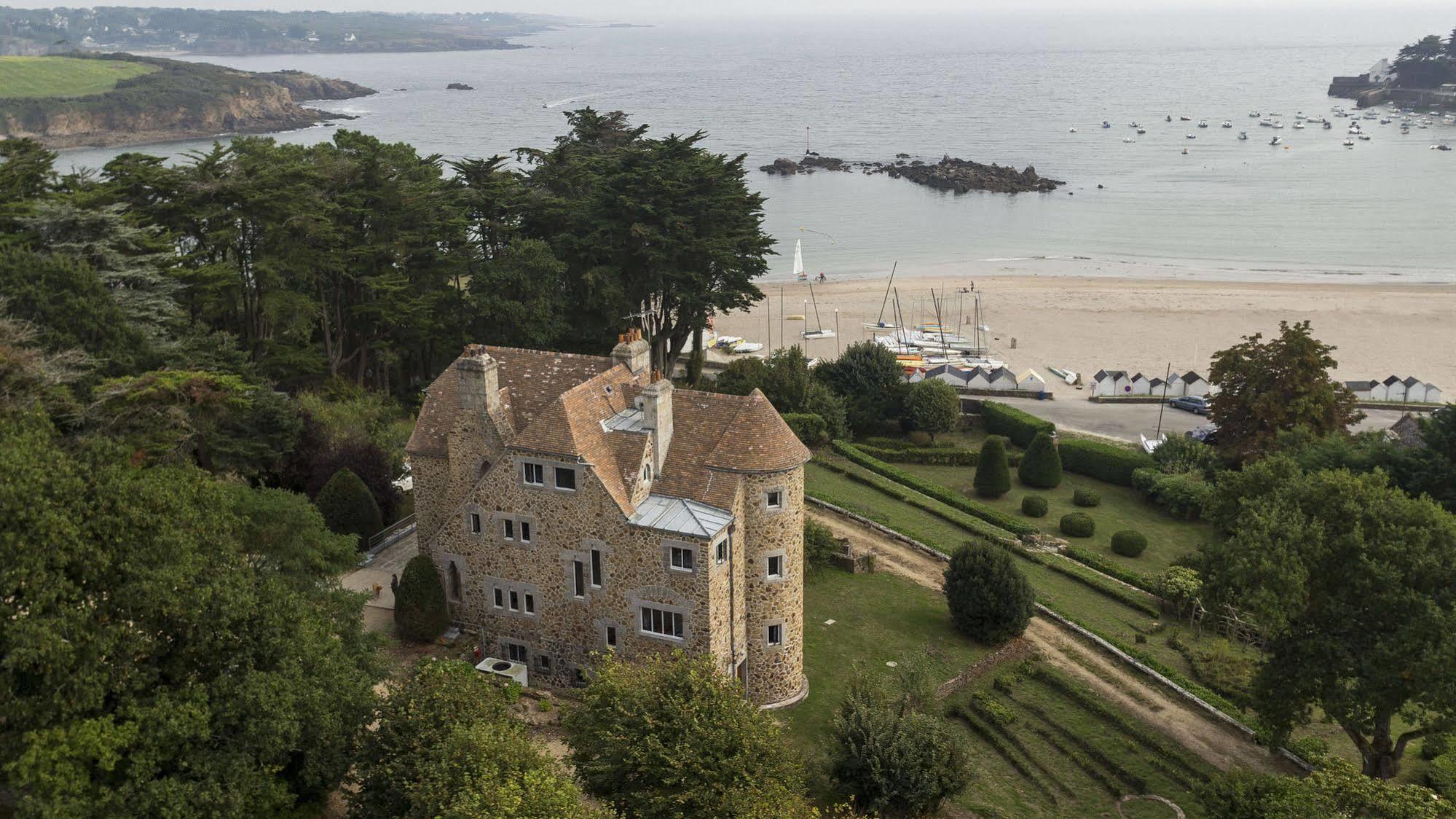 Manoir Dalmore เนเวซ์ ภายนอก รูปภาพ